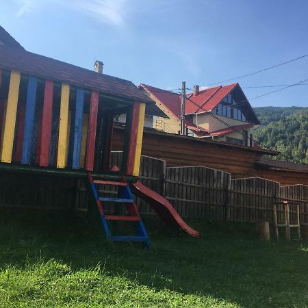 Casa Oana Ioana Guest House Moieciu de Jos Eksteriør bilde